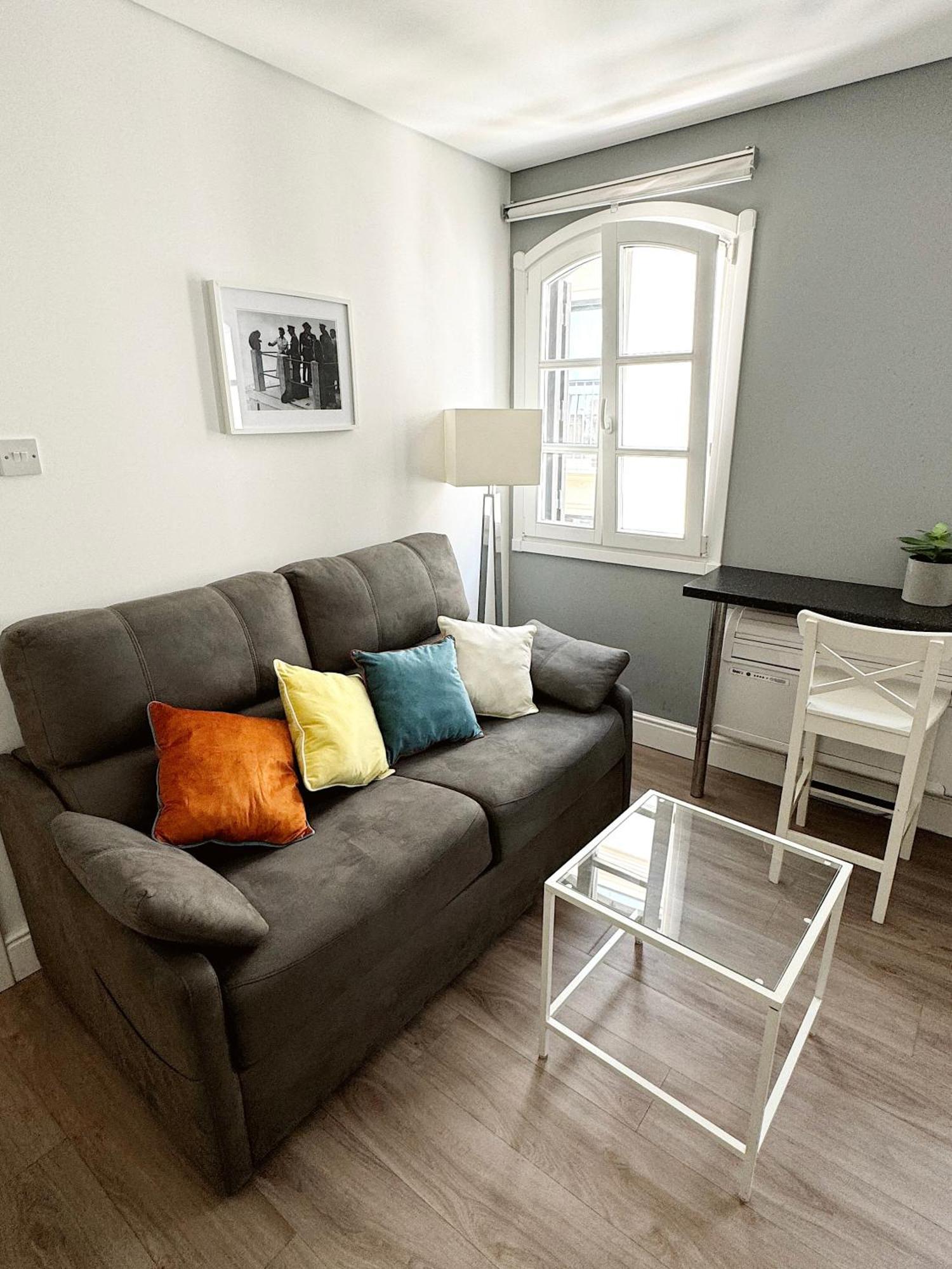 Fabulous City Centre Apartment - Grand Central House ยิบรอลตาร์ ภายนอก รูปภาพ