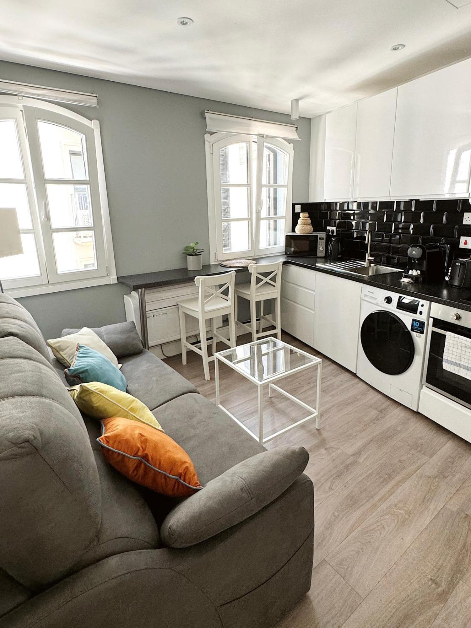 Fabulous City Centre Apartment - Grand Central House ยิบรอลตาร์ ภายนอก รูปภาพ
