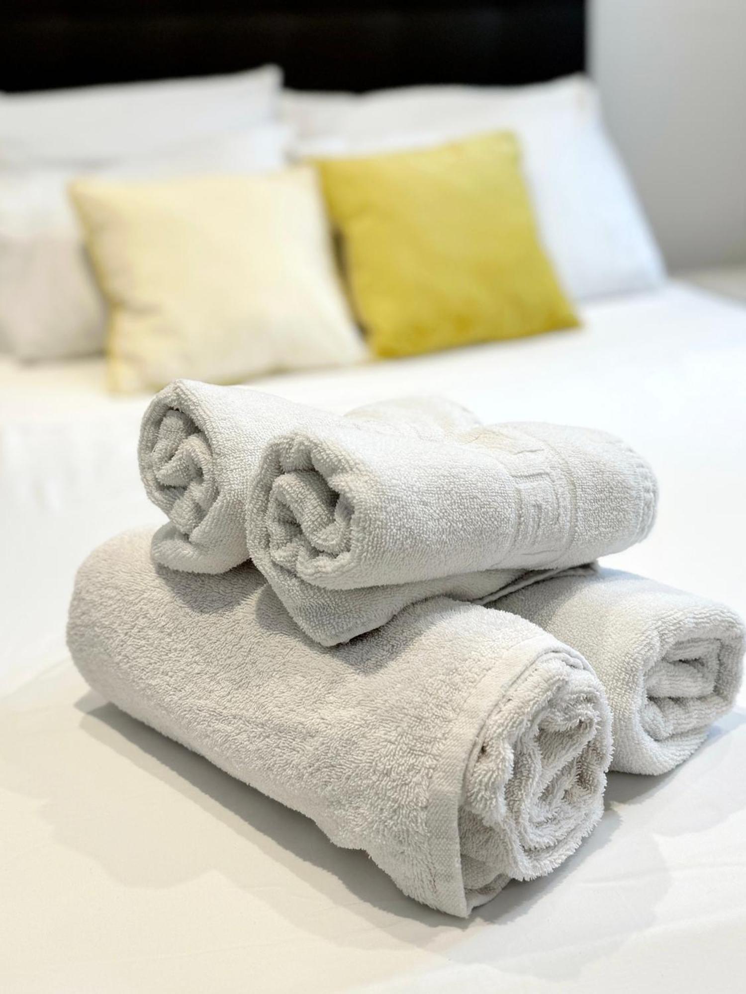 Fabulous City Centre Apartment - Grand Central House ยิบรอลตาร์ ภายนอก รูปภาพ