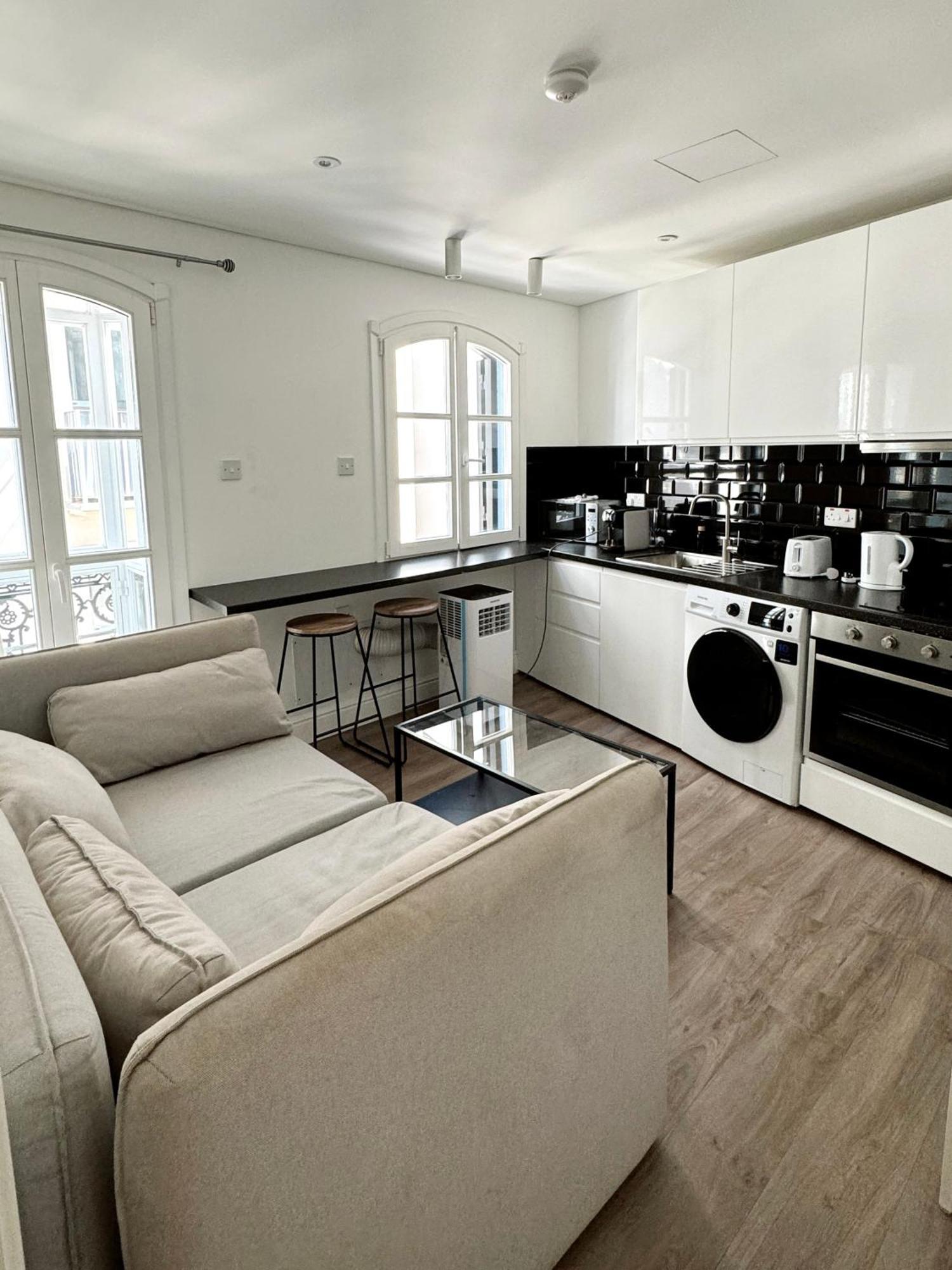 Fabulous City Centre Apartment - Grand Central House ยิบรอลตาร์ ภายนอก รูปภาพ