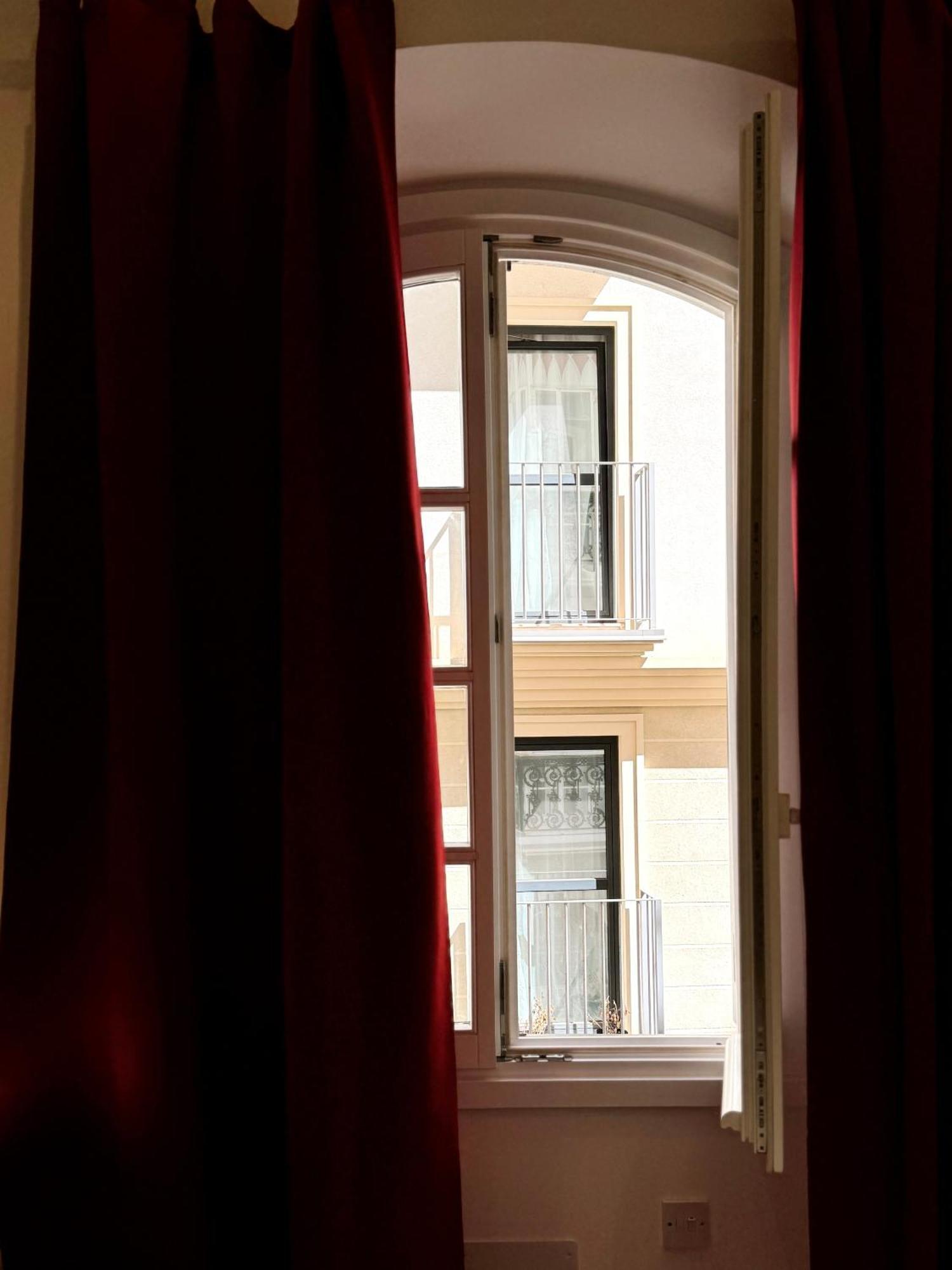 Fabulous City Centre Apartment - Grand Central House ยิบรอลตาร์ ภายนอก รูปภาพ