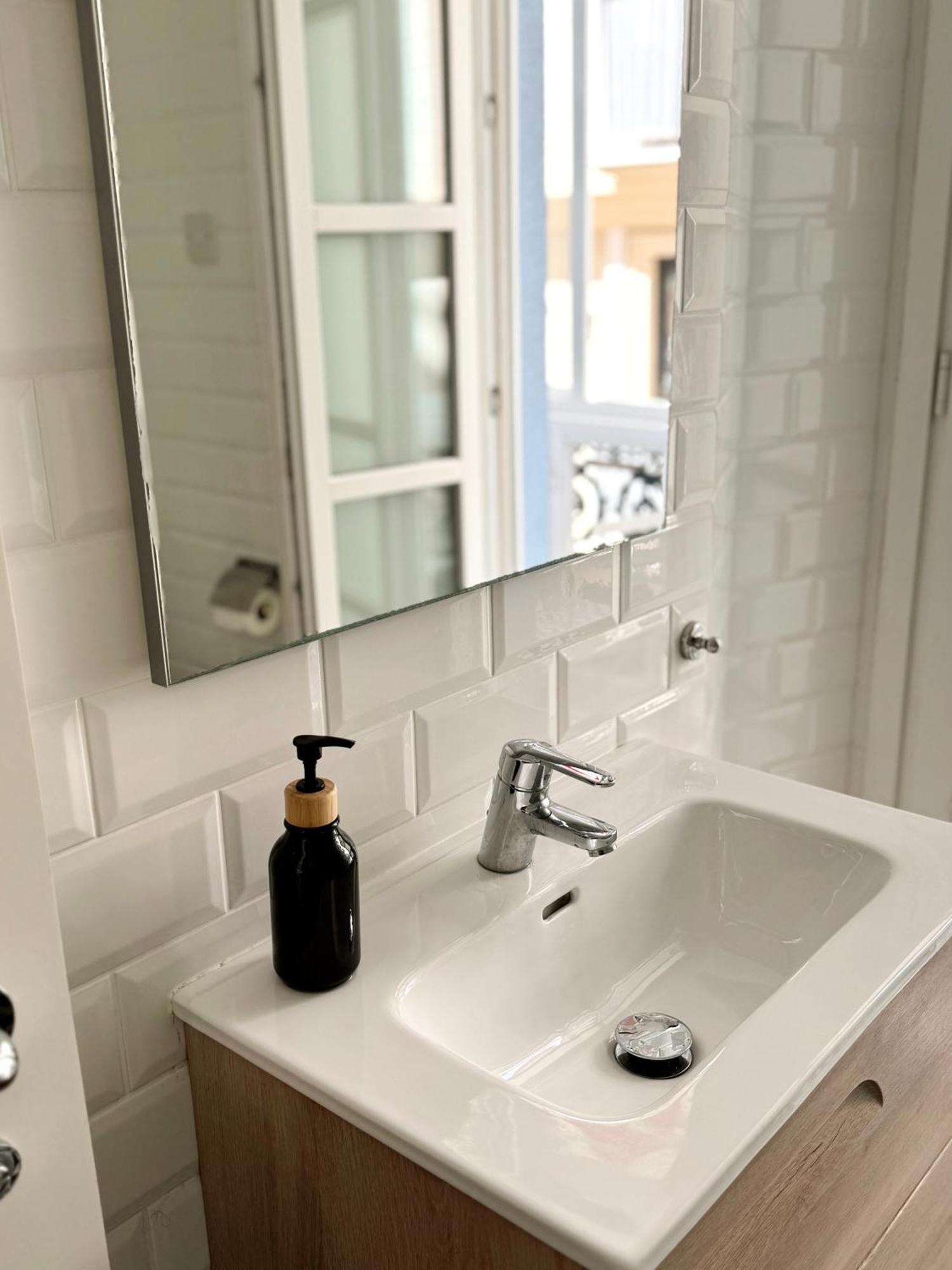 Fabulous City Centre Apartment - Grand Central House ยิบรอลตาร์ ภายนอก รูปภาพ