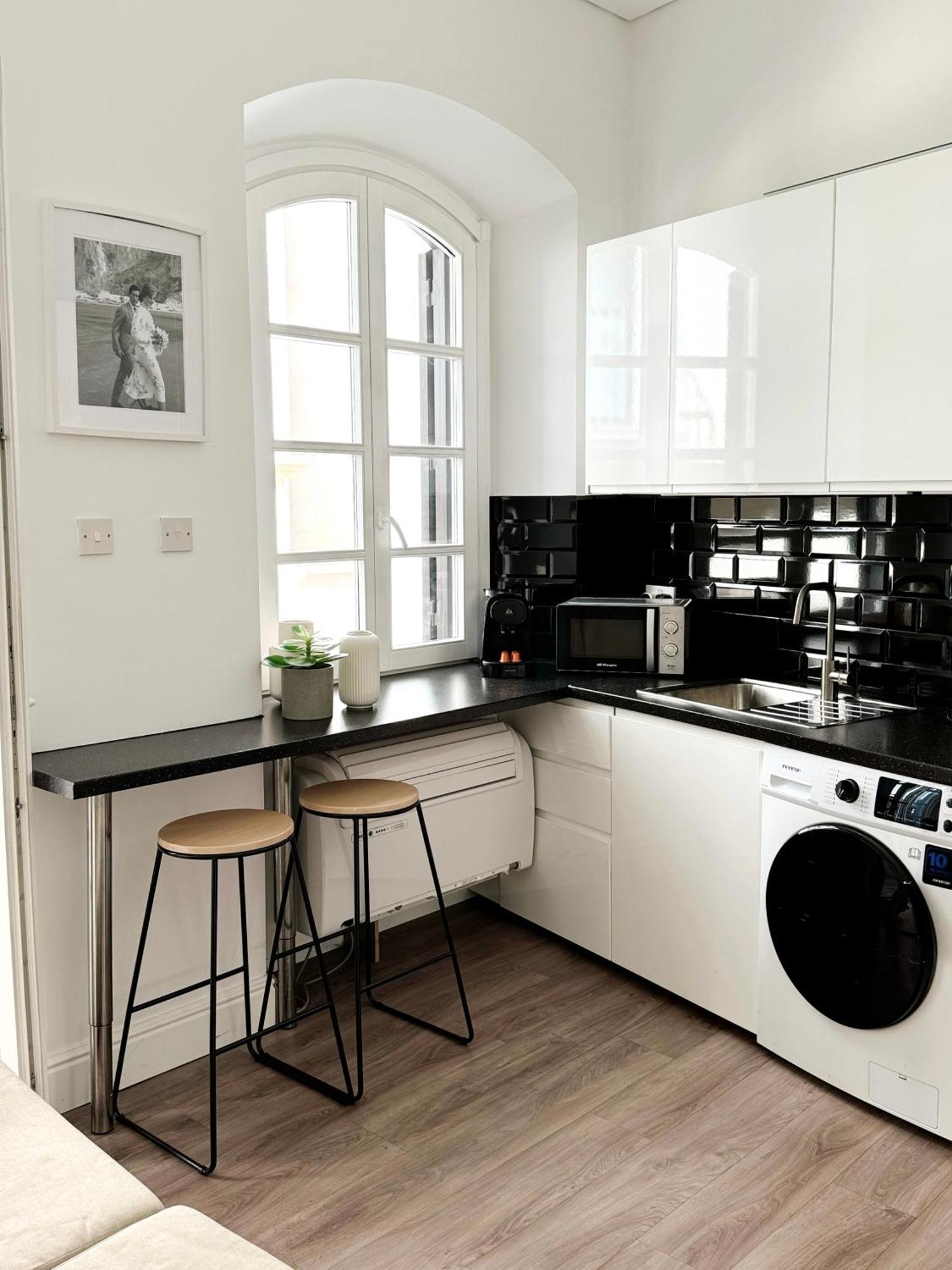 Fabulous City Centre Apartment - Grand Central House ยิบรอลตาร์ ภายนอก รูปภาพ