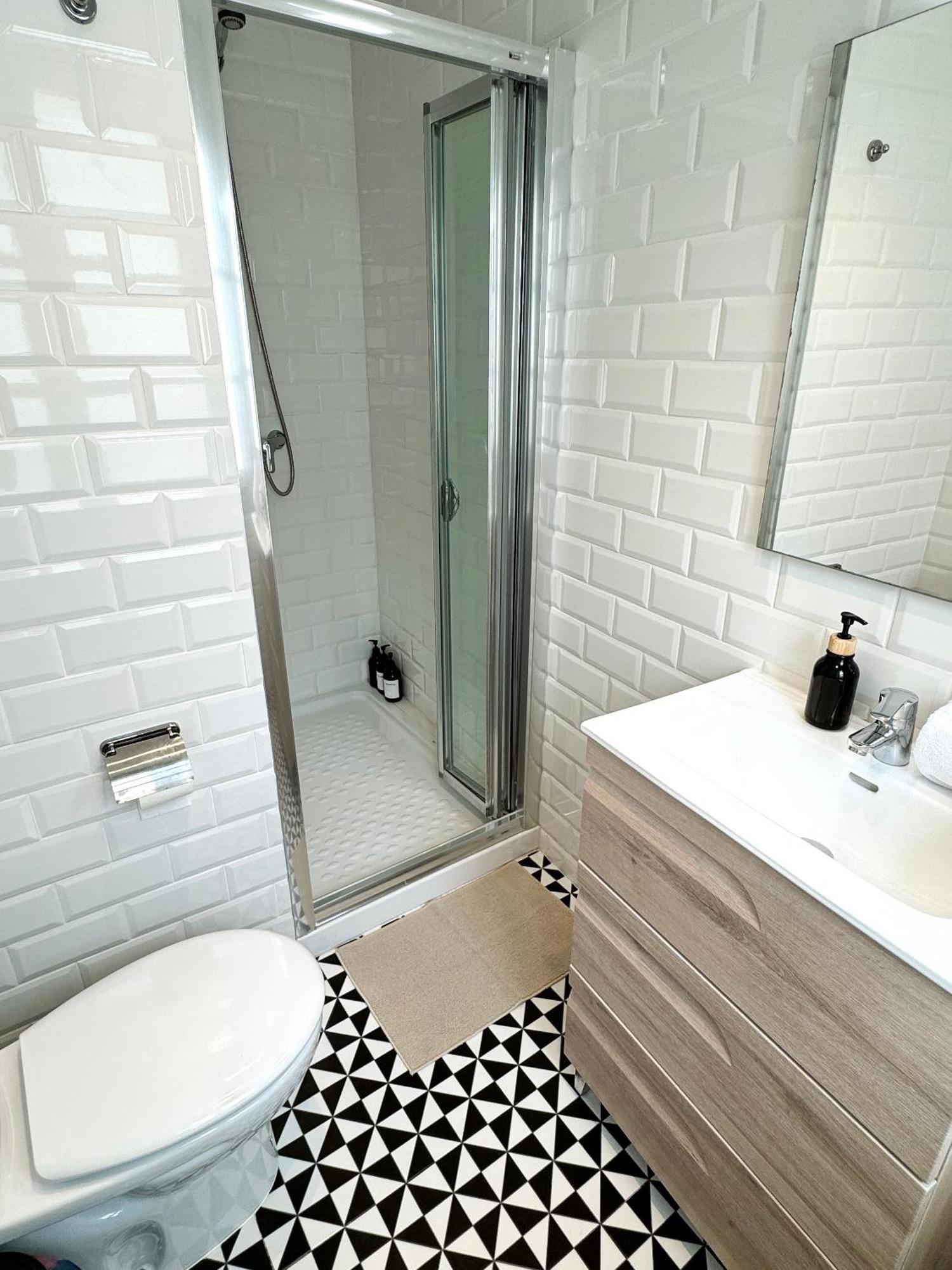 Fabulous City Centre Apartment - Grand Central House ยิบรอลตาร์ ภายนอก รูปภาพ