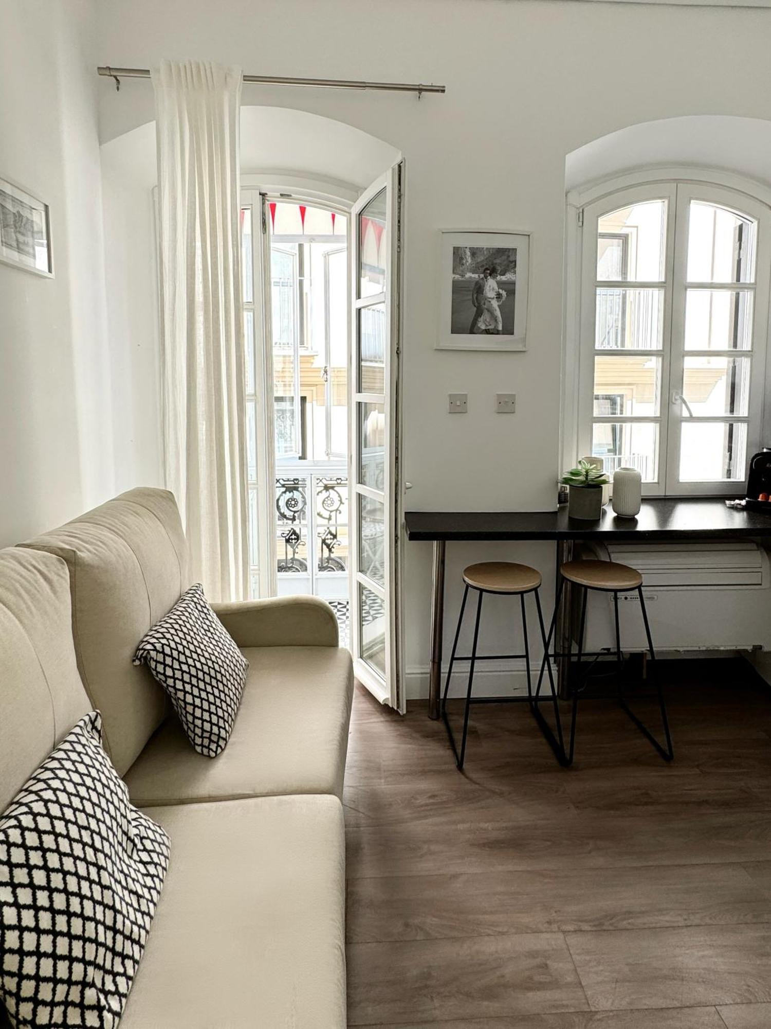 Fabulous City Centre Apartment - Grand Central House ยิบรอลตาร์ ภายนอก รูปภาพ